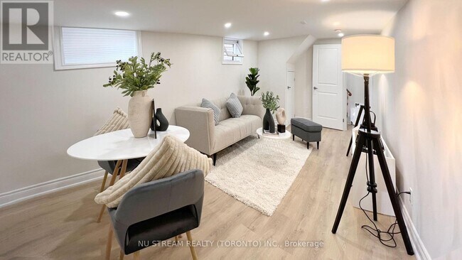 86 Araman Dr in Toronto, ON - Building Photo - Building Photo