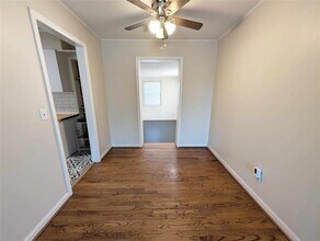 2105 Westchester Dr in The Village, OK - Building Photo - Building Photo