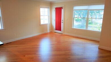 202 Fayette St in Watertown, MA - Building Photo - Building Photo