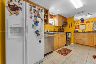 6500 SW 41st Ct in Davie, FL - Foto de edificio - Building Photo