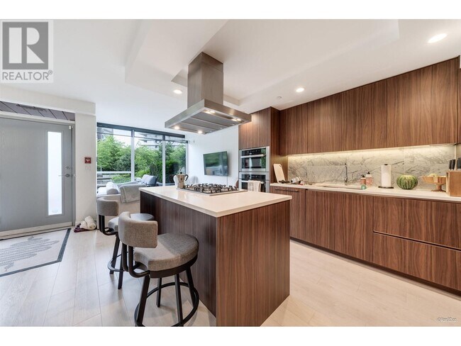 212 W 1st Ave in Vancouver, BC - Building Photo - Building Photo