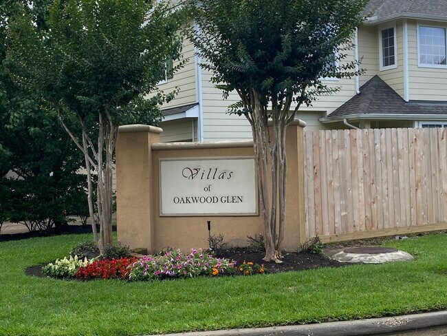 17234 Oakwood Chase Dr