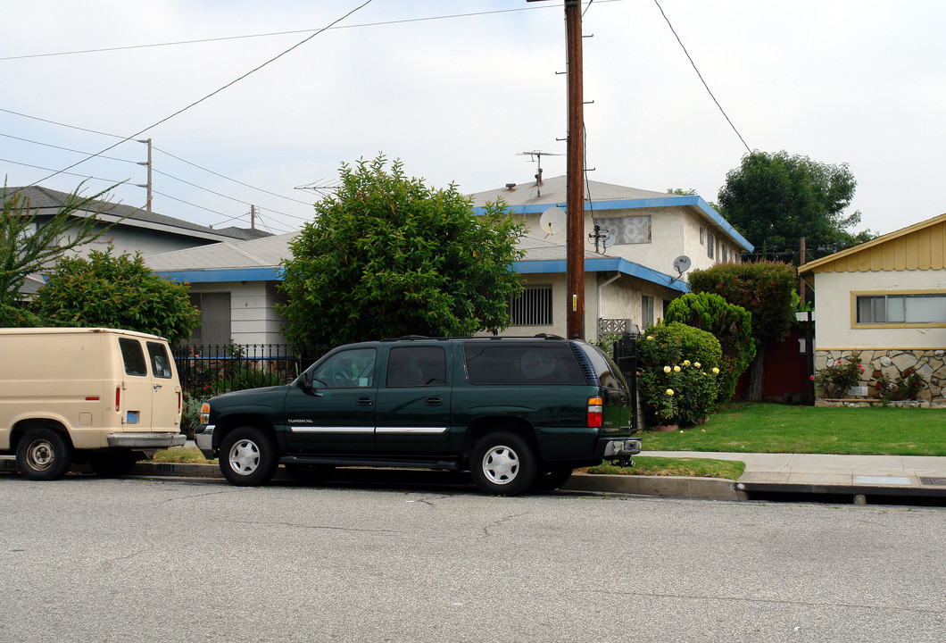 4181 W Broadway in Hawthorne, CA - Building Photo