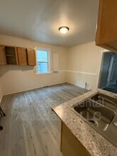 616 W Rogers St in Milwaukee, WI - Building Photo - Building Photo