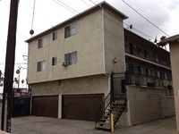 930 N Marine Ave in Wilmington, CA - Foto de edificio - Building Photo