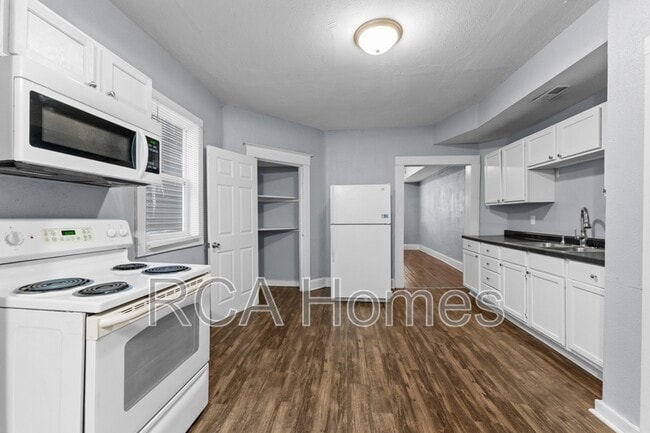 property at 1535 Draper St