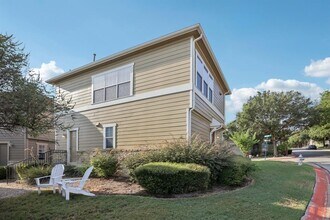 1900 Tripshaw Ln in Austin, TX - Building Photo - Building Photo