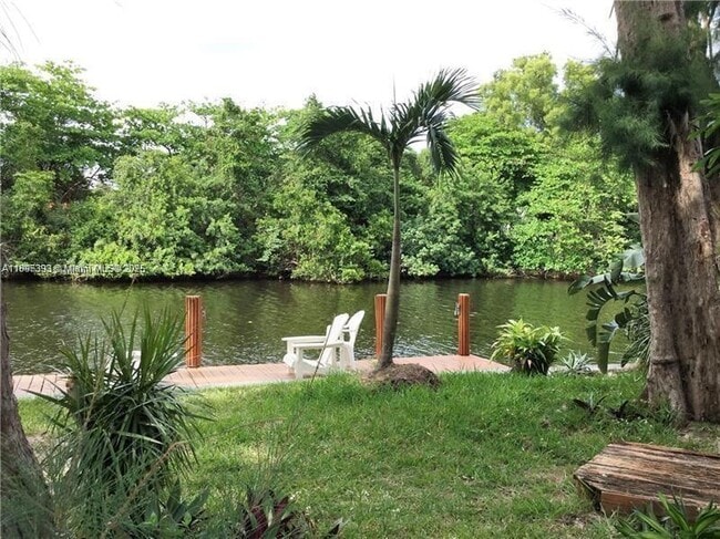 property at 3251 SW 44th St