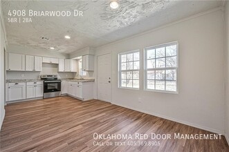 4908 S Briarwood Dr in Oklahoma City, OK - Building Photo - Building Photo