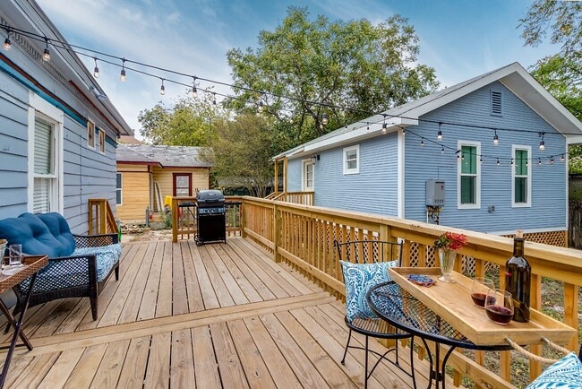 property at 418 E Myrtle St