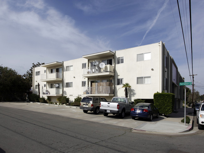 Highland Manor Apartments in San Diego, CA - Building Photo - Building Photo