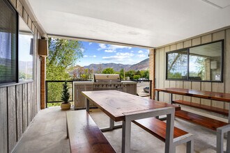 Harrison Heights - STUDENTS ONLY, AGES 18-30 in Ogden, UT - Foto de edificio - Building Photo