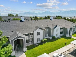 Woodgate in West Jordan, UT - Building Photo - Building Photo