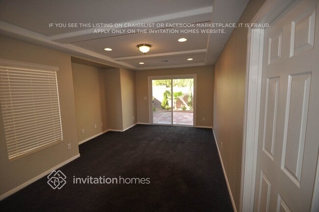 6808 W Seasmoke Ct in Las Vegas, NV - Building Photo - Building Photo
