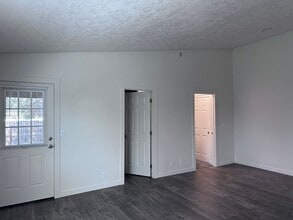 16662 Shaw Pine Ct in La Pine, OR - Foto de edificio - Building Photo