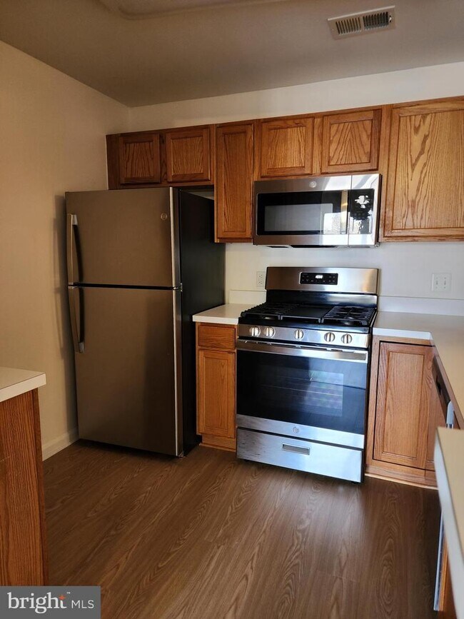 18701 Sparkling Water Dr-Unit -13-K in Germantown, MD - Building Photo - Building Photo