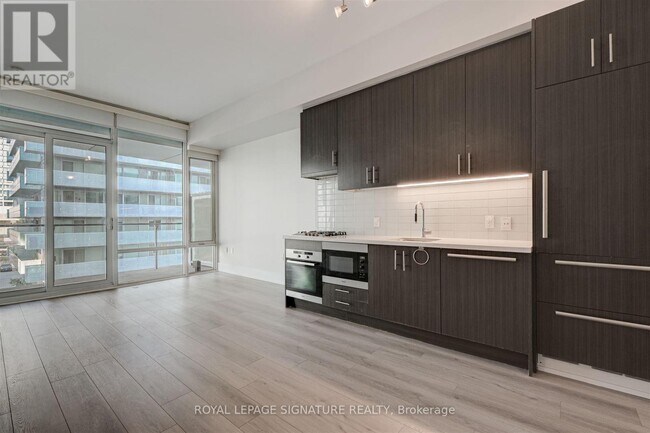 29-429 Queens Quay E in Toronto, ON - Building Photo - Building Photo