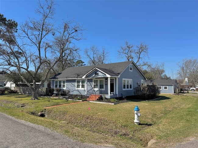 property at 702 Marion St