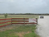 100 County Road 242 in Orange Grove, TX - Foto de edificio - Building Photo