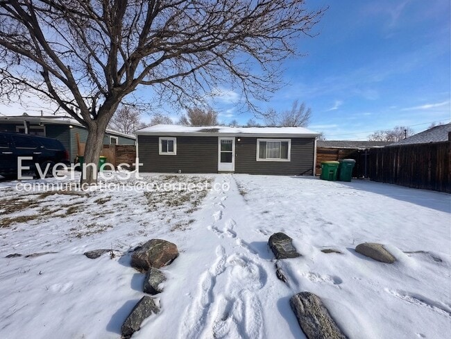1985 Ingalls St in Lakewood, CO - Building Photo - Building Photo