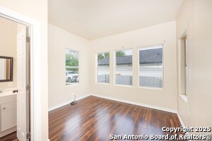 1709 16th St in Hondo, TX - Building Photo - Building Photo