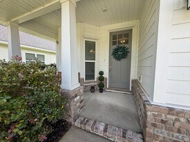 593 Riverwalk Cir in Freeport, FL - Building Photo
