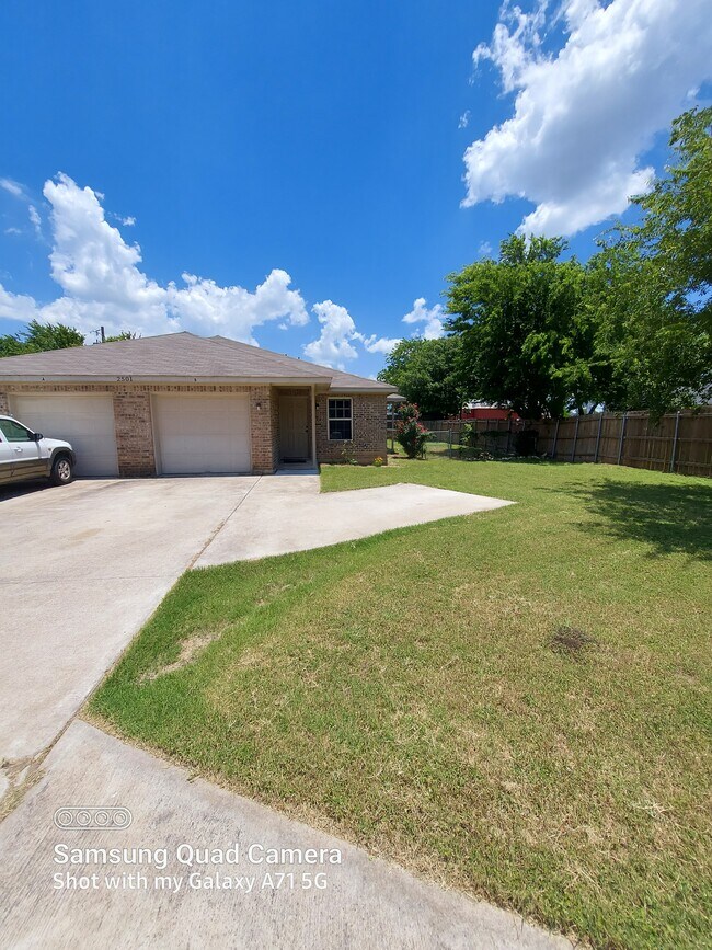 2501 Oak Ln. Rentals in TX