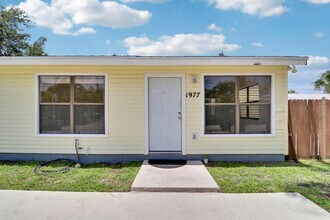 1977 Holman Dr in North Palm Beach, FL - Building Photo - Building Photo