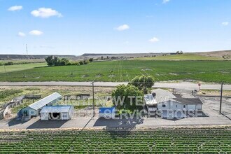 146 Hammett Hill Rd in Hammett, ID - Building Photo - Building Photo