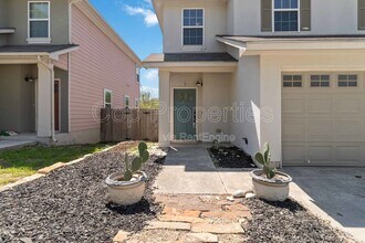 6314 Melanzane Ave in San Antonio, TX - Building Photo - Building Photo