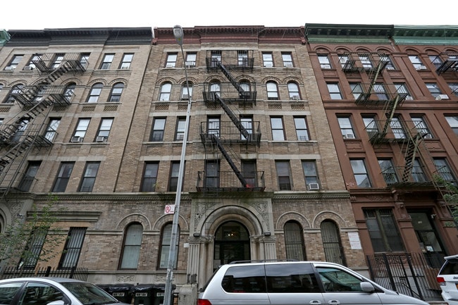 118-120 W 137th St in New York, NY - Building Photo - Building Photo