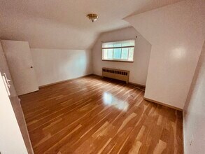 14206 115th Ave, Unit 2 in Jamaica, NY - Foto de edificio - Building Photo