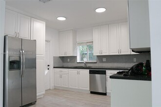 6515 NW 1st Pl in Miami, FL - Building Photo - Building Photo
