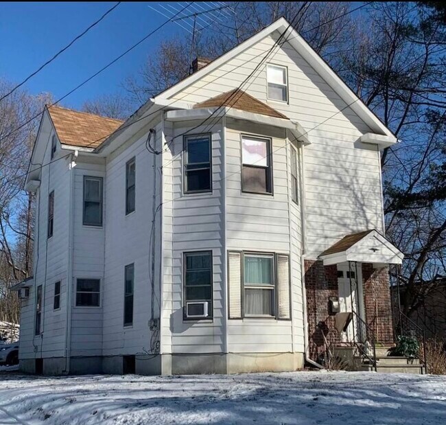 115 Fulton Ave Rentals in Arlington, NY