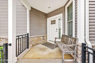 2 Gonzalez Dr in Old Bridge, NJ - Foto de edificio - Building Photo