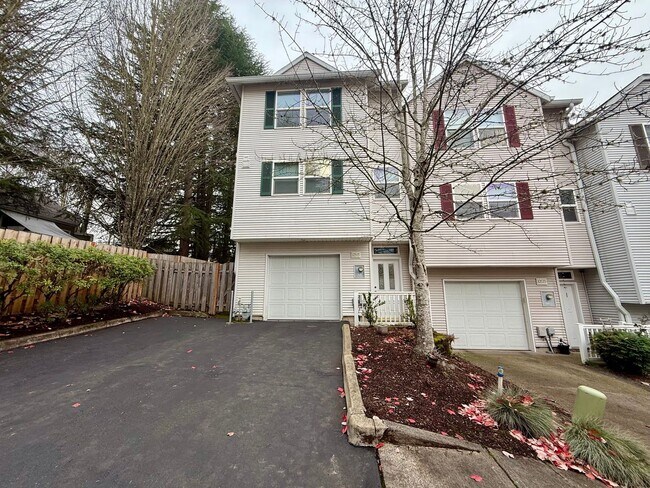 10545 SW Cougar Ln in Beaverton, OR - Building Photo - Building Photo