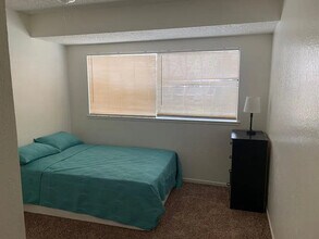 1190 S Winery Ave, Unit 289 in Fresno, CA - Building Photo - Building Photo