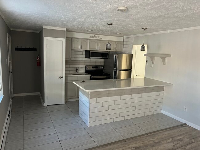 18 West Ave, Unit 2c in Radnor, PA - Foto de edificio - Building Photo