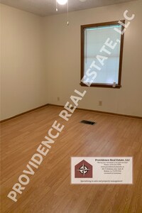 109 S Maple St photo'