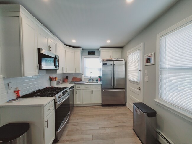 27 Winter St in Stamford, CT - Building Photo - Building Photo