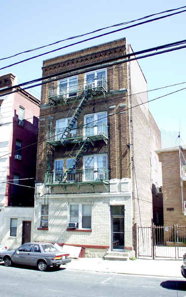 214 64th St in West New York, NJ - Building Photo - Building Photo