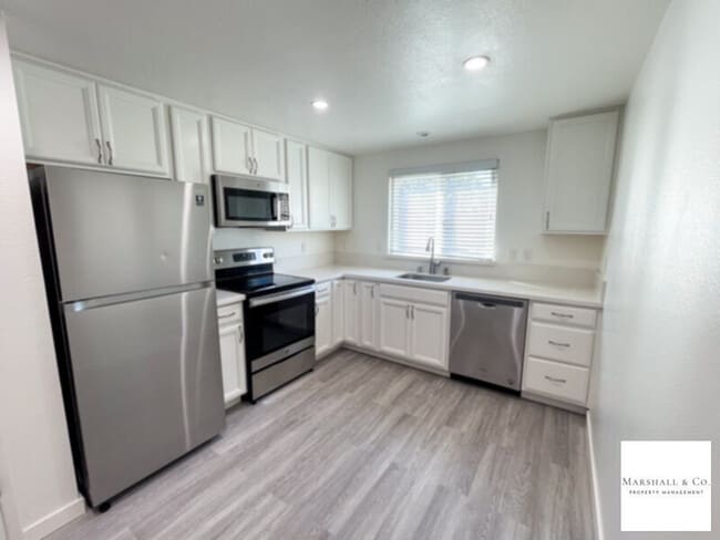 property at 13 Park Crest Ct