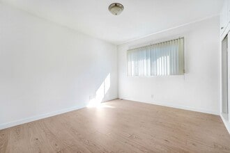 10250-70 Palms, Unit 10250-3 in Los Angeles, CA - Foto de edificio - Building Photo