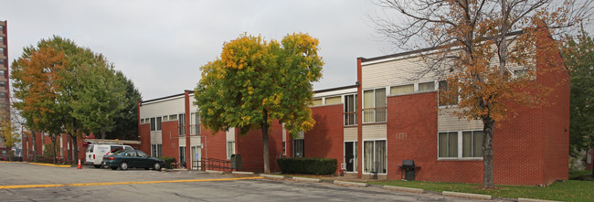 Hi-View Gardens in McKeesport, PA - Building Photo - Building Photo