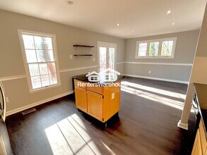 6466 Woodland Forest Dr in Elkridge, MD - Foto de edificio - Building Photo