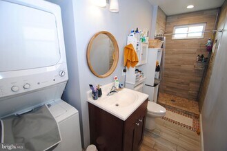 241 High St-Unit -4 in Burlington, NJ - Building Photo - Building Photo