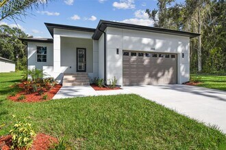 300 N Lemon Ave in Brooksville, FL - Building Photo - Building Photo