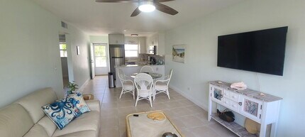 605 Sombrero Beach Rd in Marathon, FL - Building Photo - Building Photo