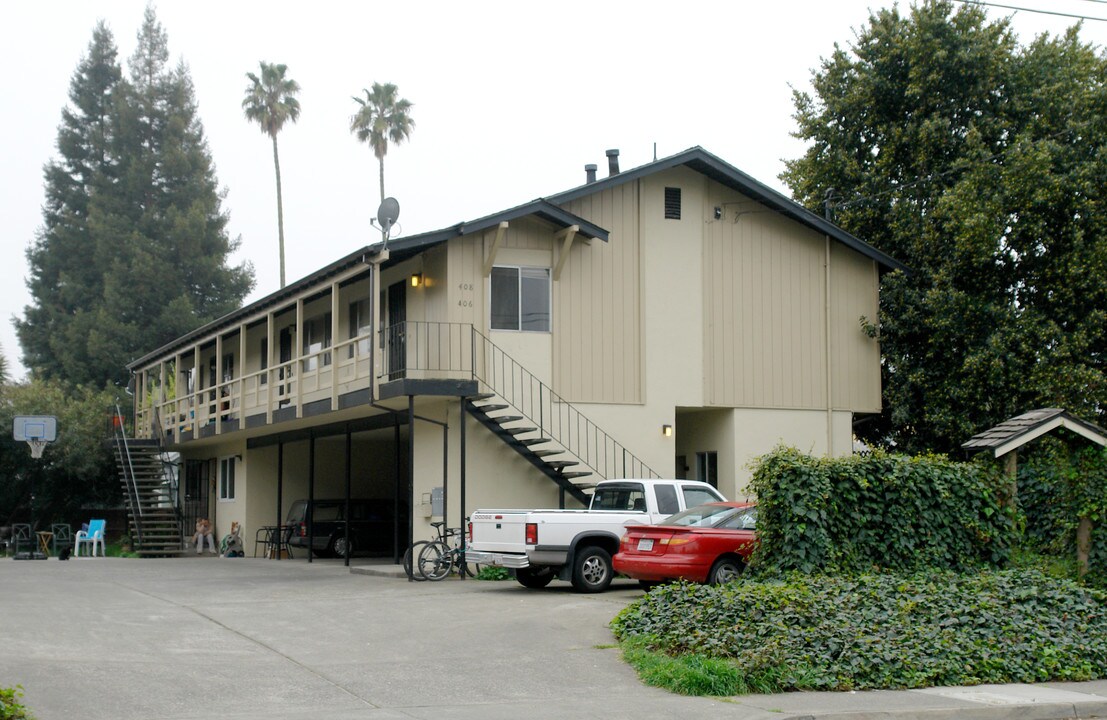 406-408 Klute St in Santa Rosa, CA - Foto de edificio