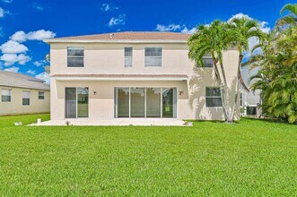 21668 Helmsdale Run in Estero, FL - Building Photo - Building Photo